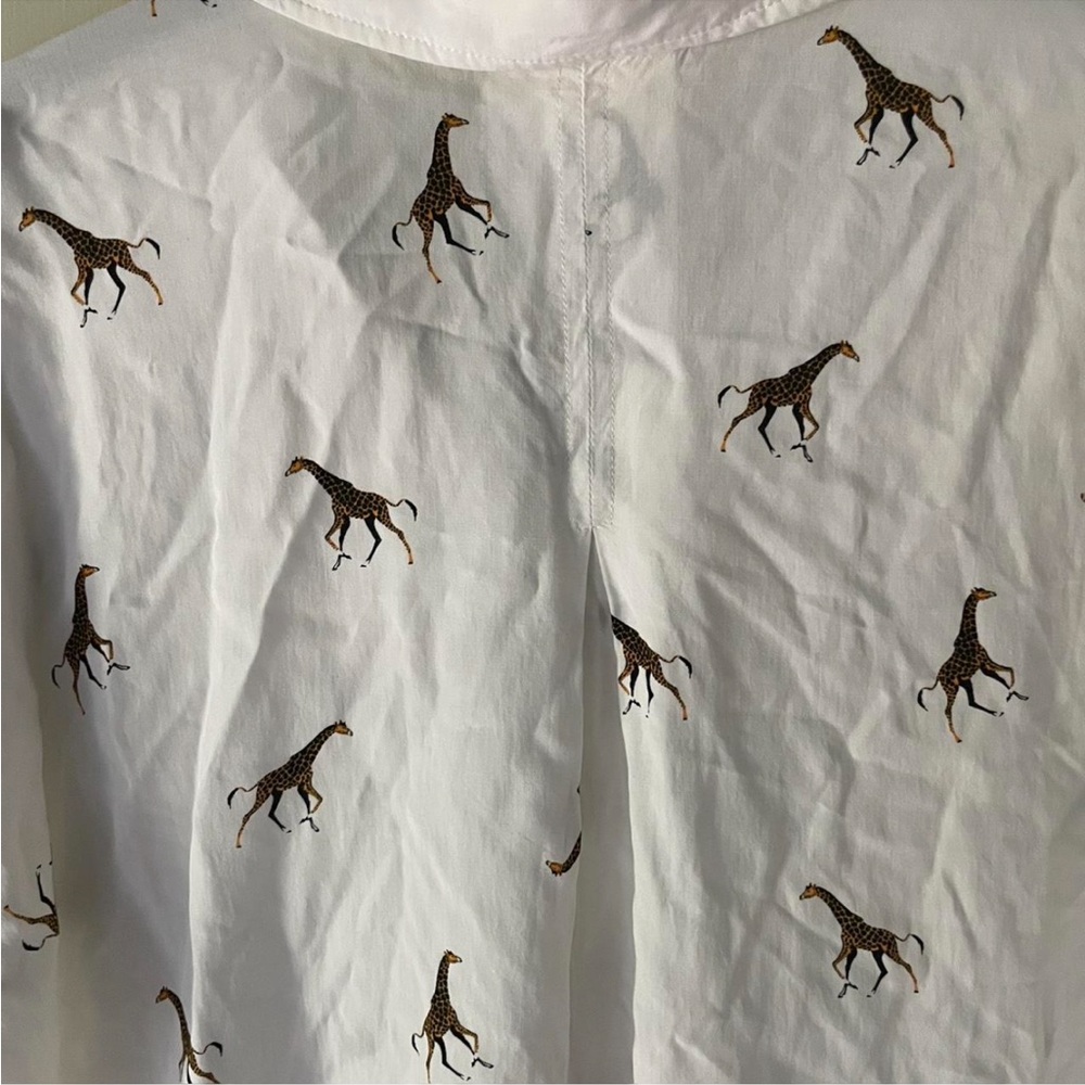 Jane and Delancey giraffe print shirt - Picture 5 of 5